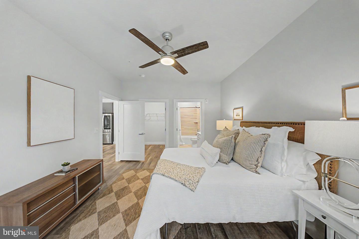 1761 Old Meadow Rd #220 Property Photo 16