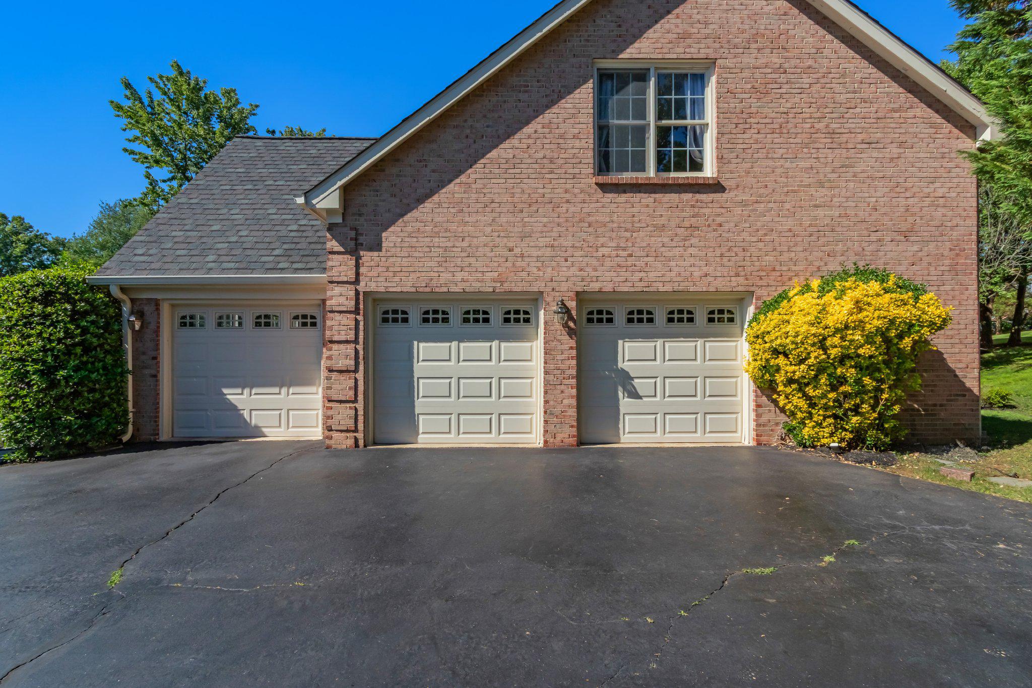 1289 Middleton Ct Property Photo 8