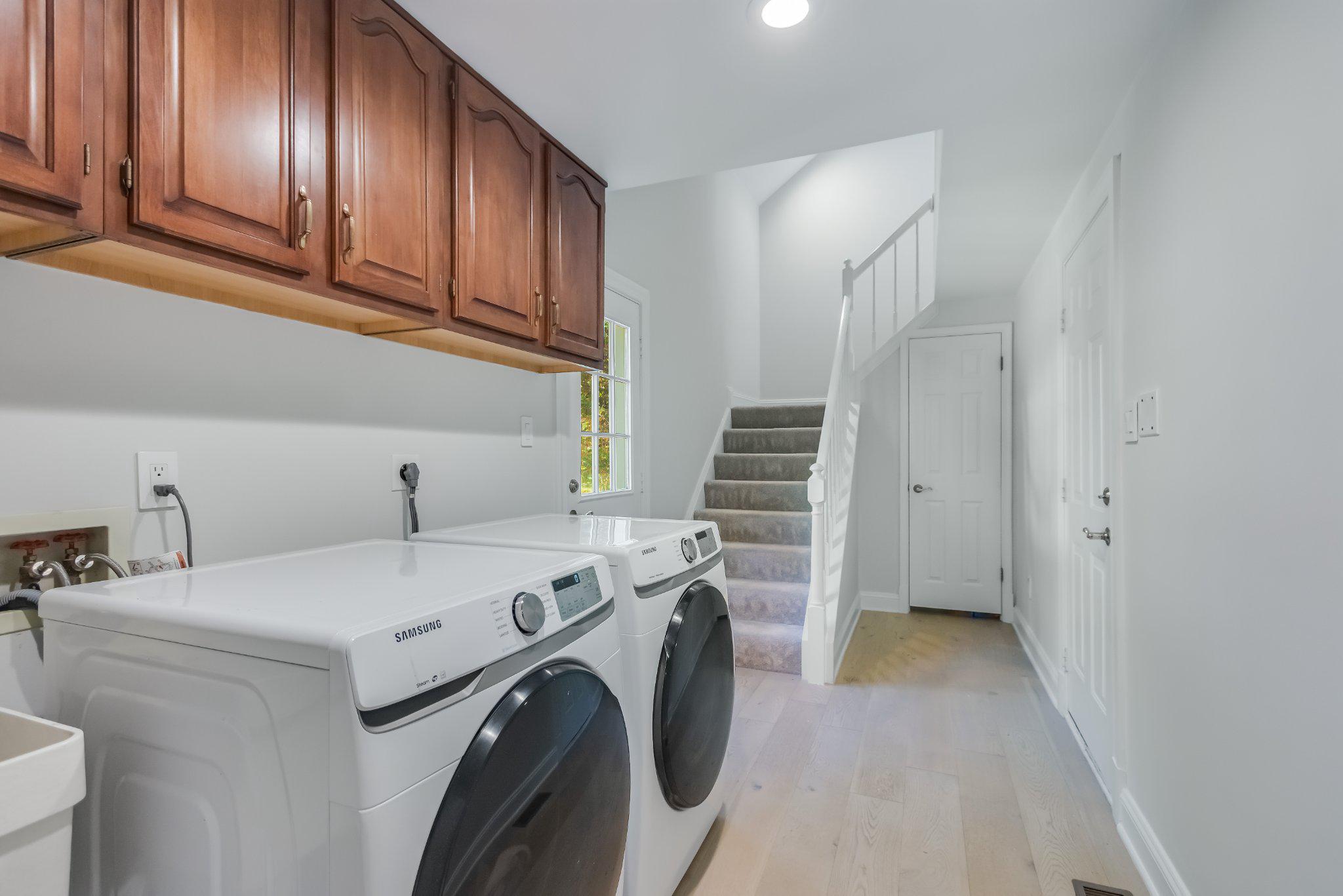 1289 Middleton Ct Property Photo 23