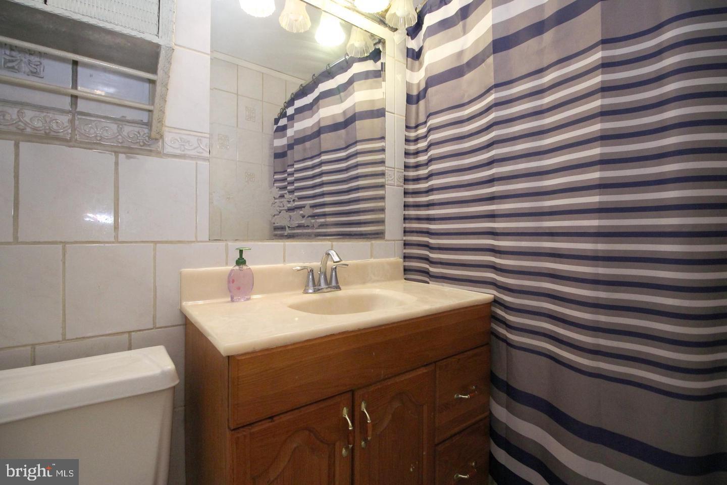 1914 Wilson #204 Property Photo 11