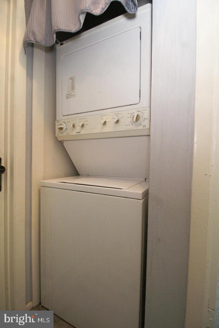 1914 Wilson #204 Property Photo 15