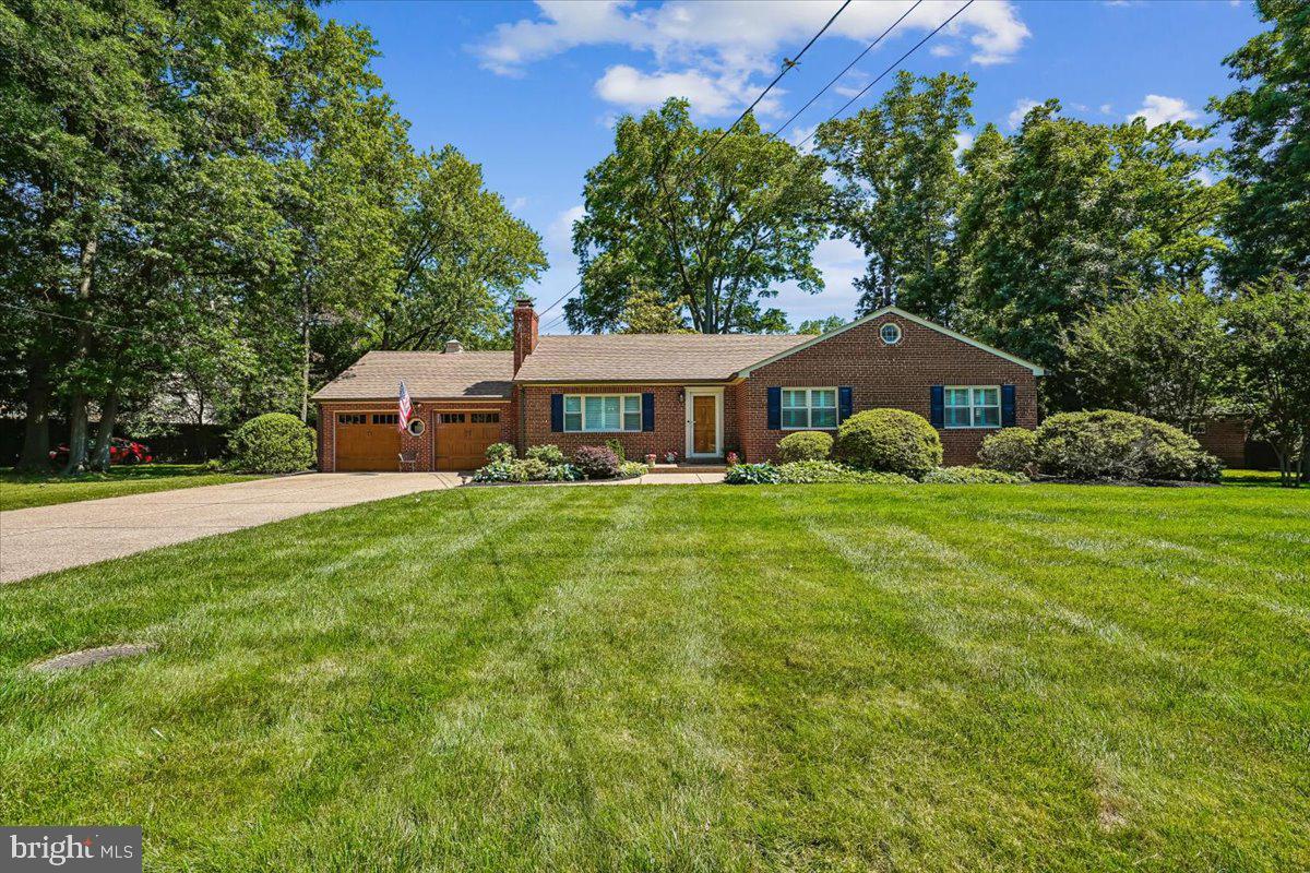 5515 BRADLEY BLVD Property Photo 1