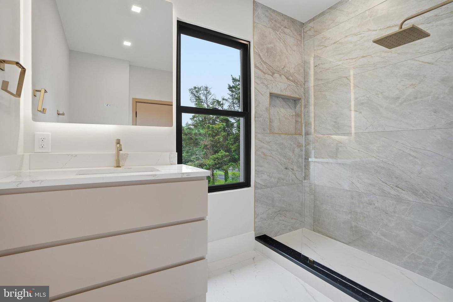 1124 Savile Ln Property Photo 64