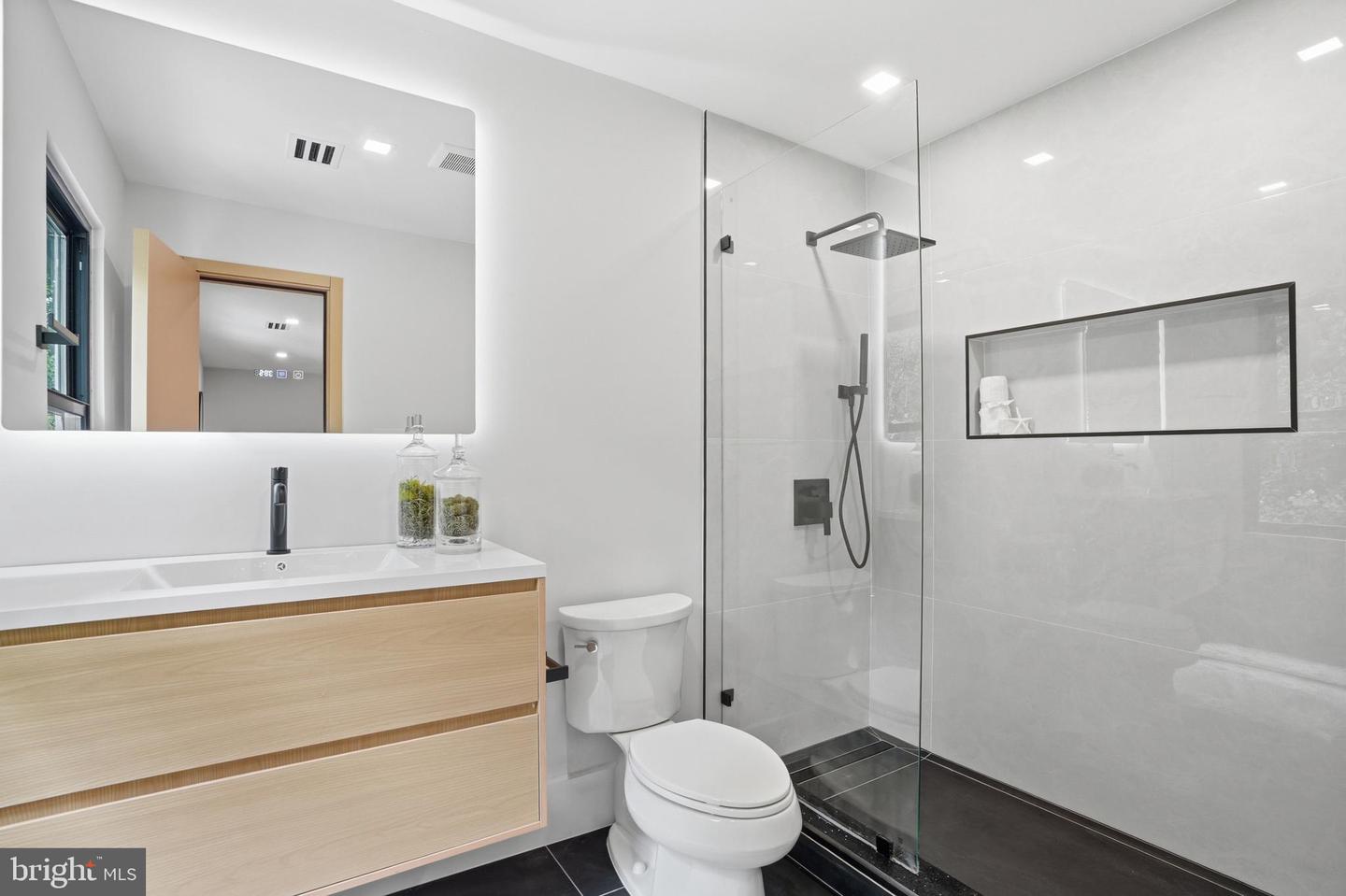 1124 Savile Ln Property Photo 101