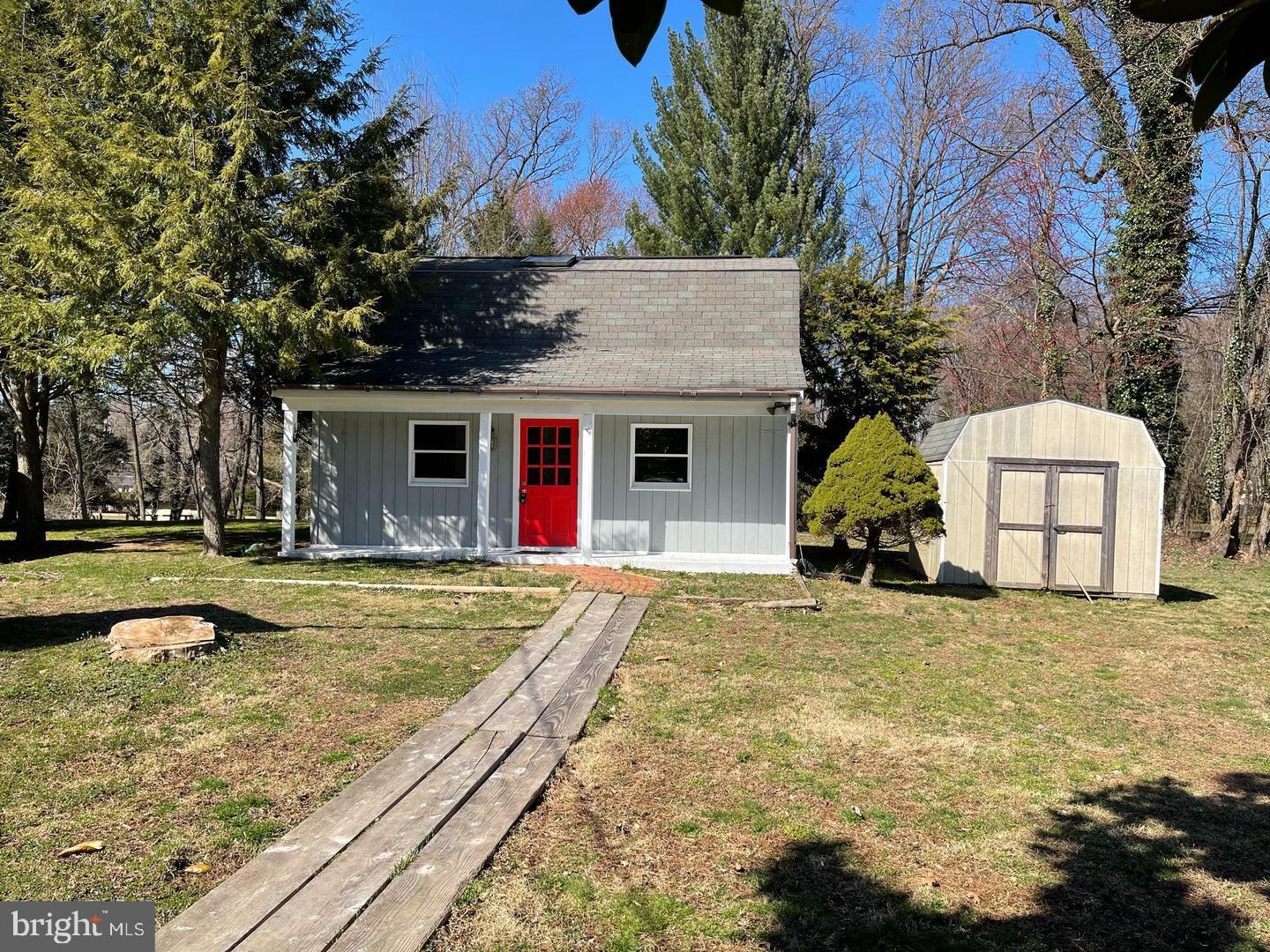 624-d Walker Rd Property Photo 1