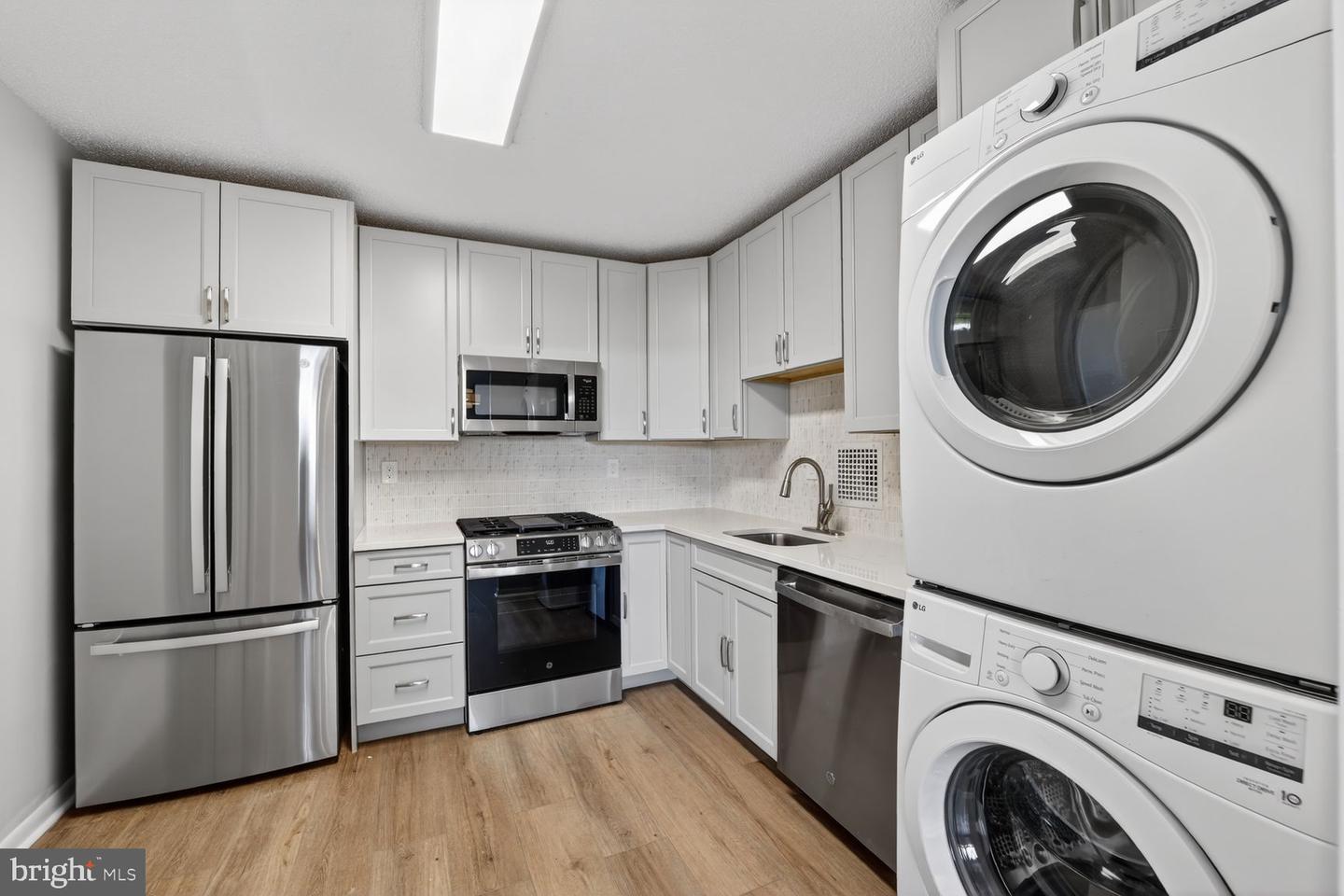 3705 S George Mason Dr #710s Property Photo 1