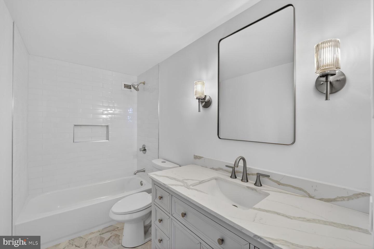 3705 S George Mason Dr #710s Property Photo 13
