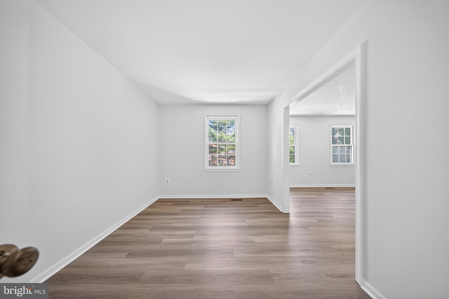 4867 Carriagepark Rd Property Photo 16