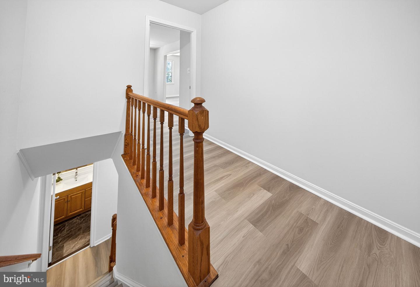 4867 Carriagepark Rd Property Photo 17
