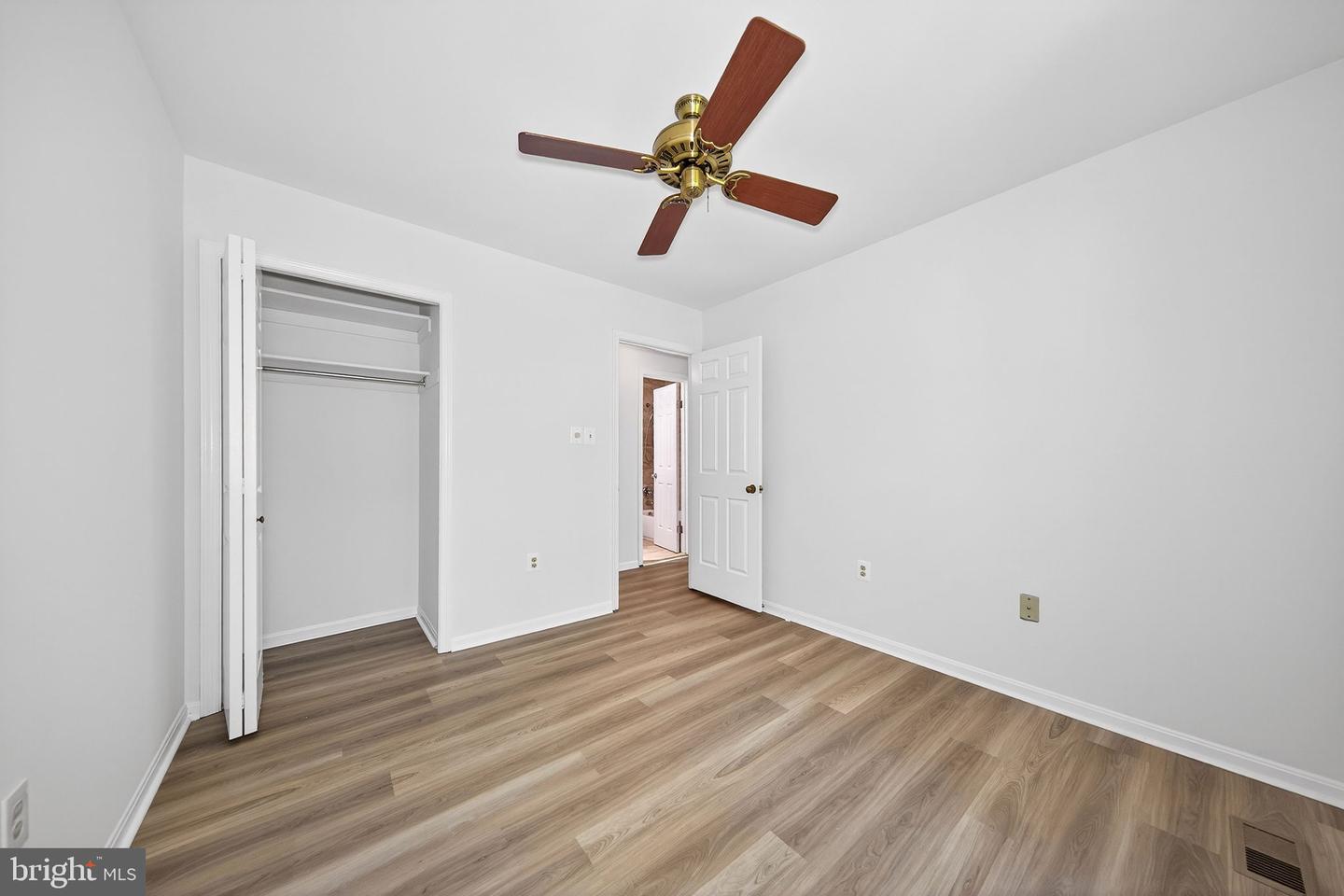 4867 Carriagepark Rd Property Photo 28