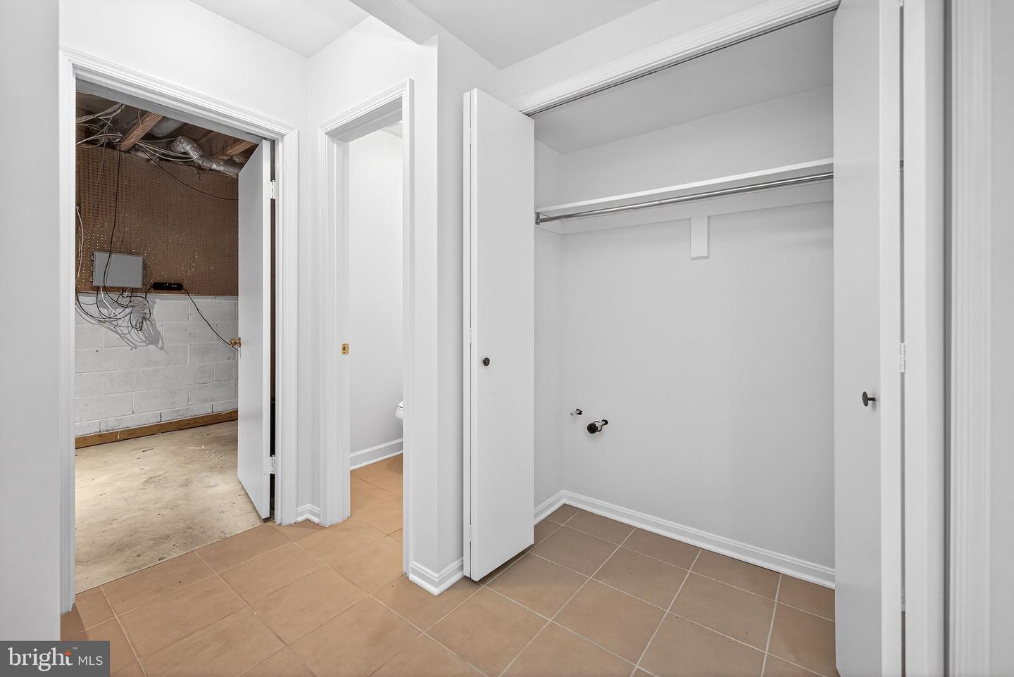 4867 Carriagepark Rd Property Photo 45