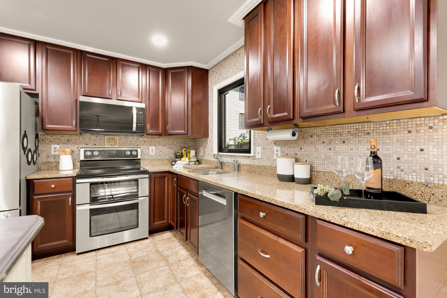 9913 Kingsbridge Dr Property Photo 15