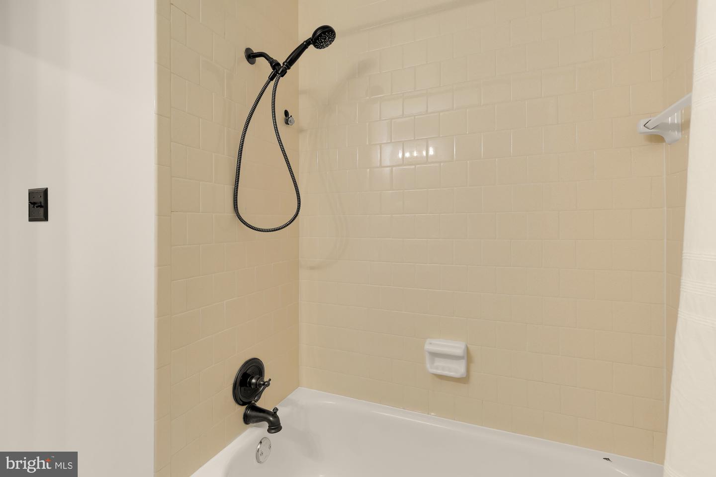 9913 Kingsbridge Dr Property Photo 31