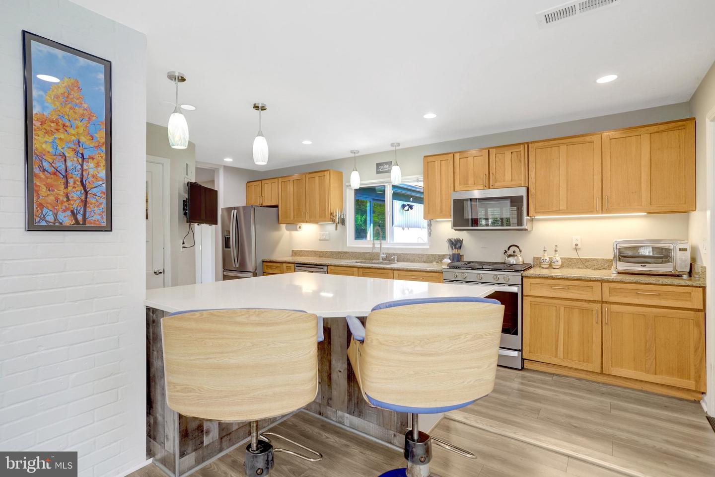 6616 Braddock Property Photo 11