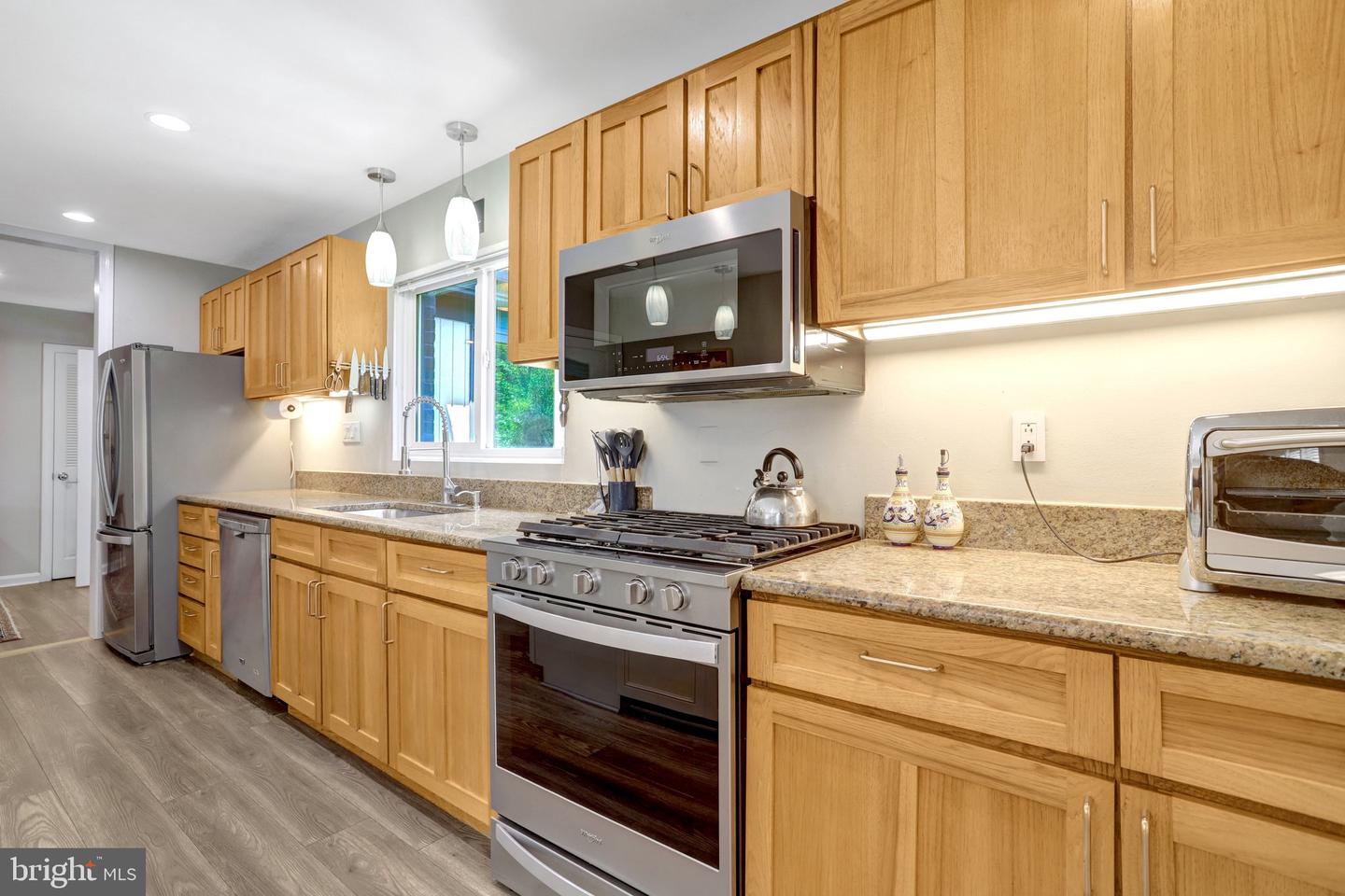 6616 Braddock Property Photo 14