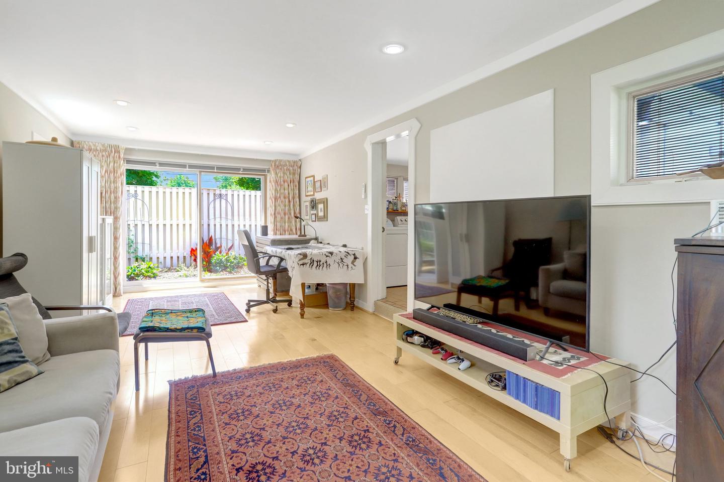 6616 Braddock Property Photo 16