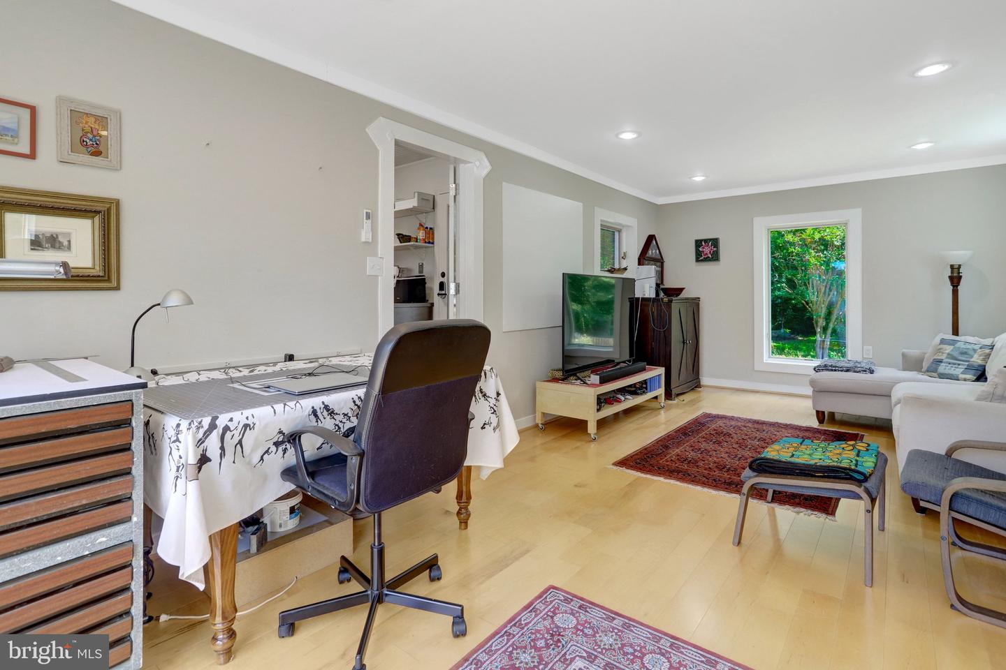 6616 Braddock Property Photo 18
