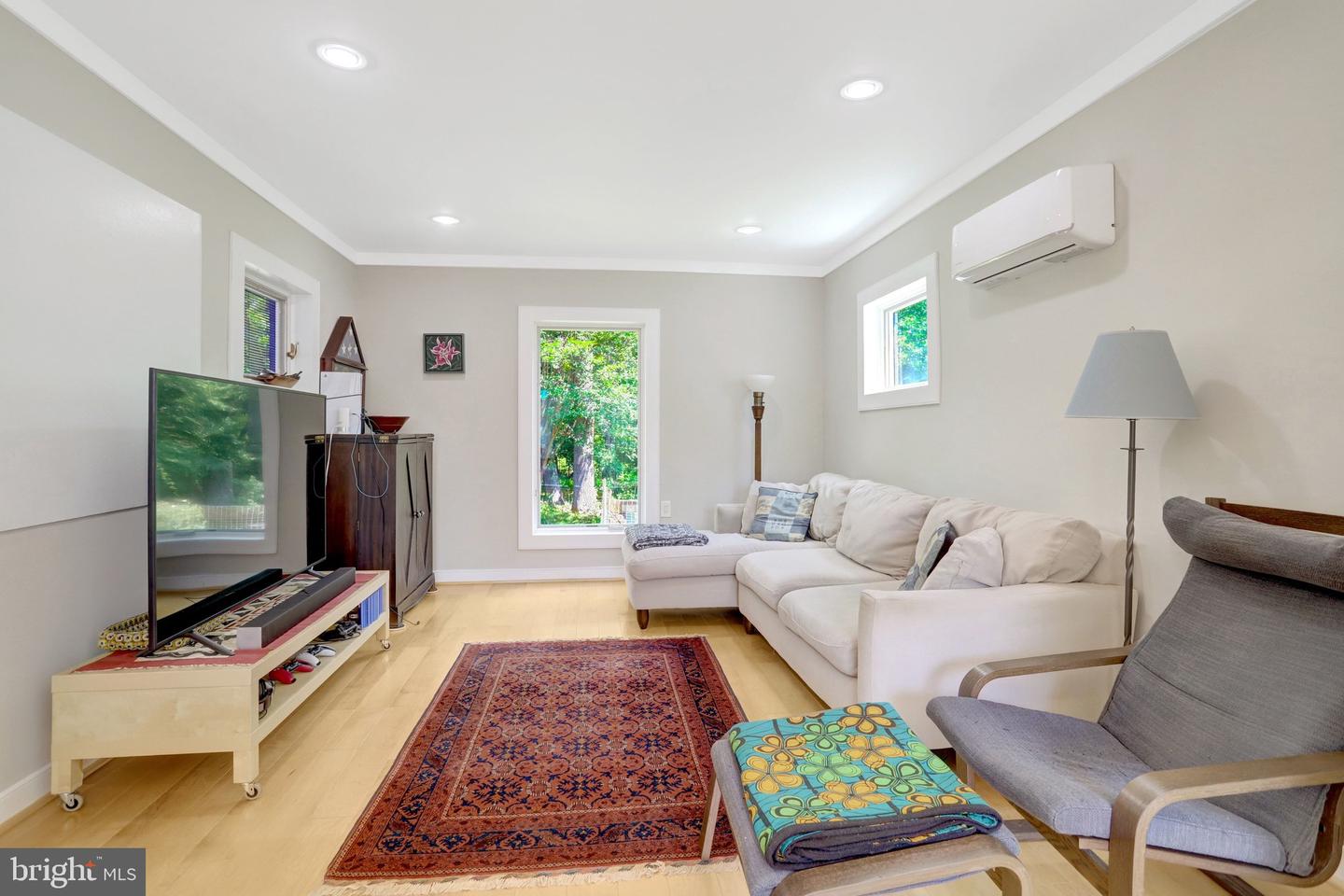6616 Braddock Property Photo 19