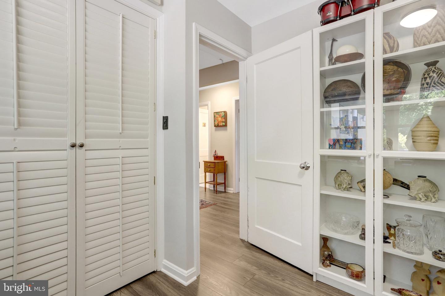 6616 Braddock Property Photo 33