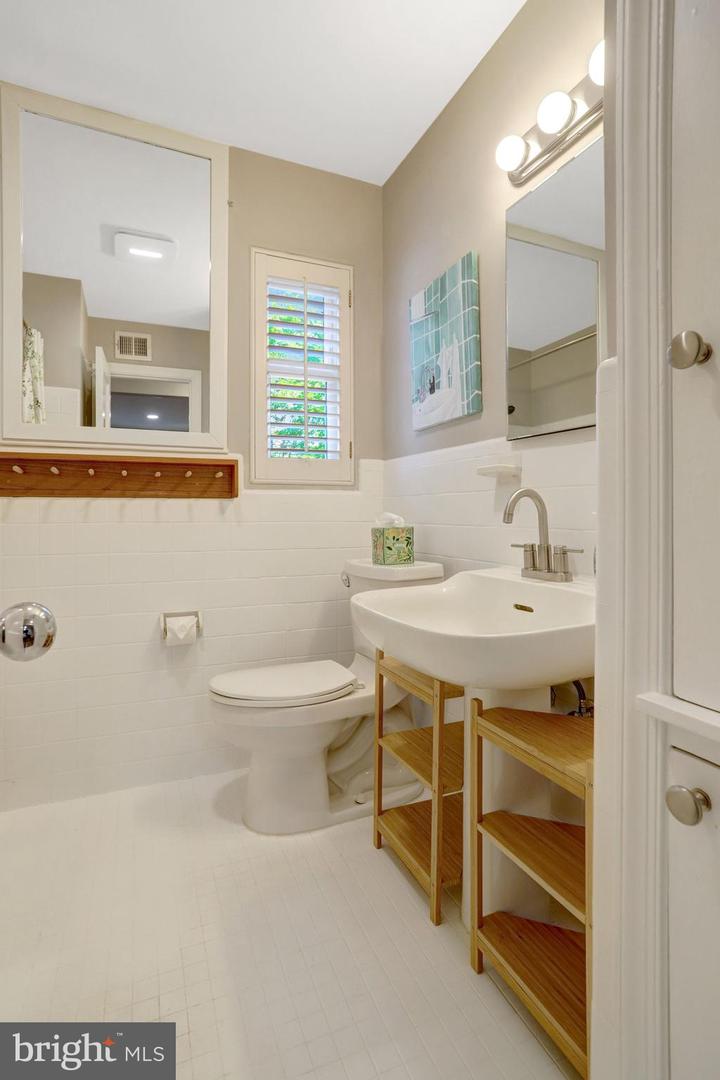 6616 Braddock Property Photo 39
