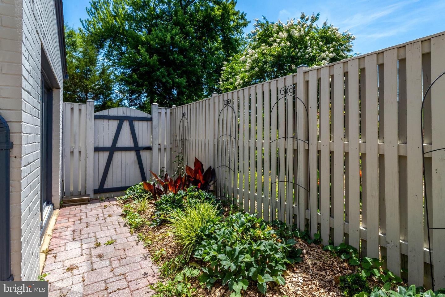 6616 Braddock Property Photo 44
