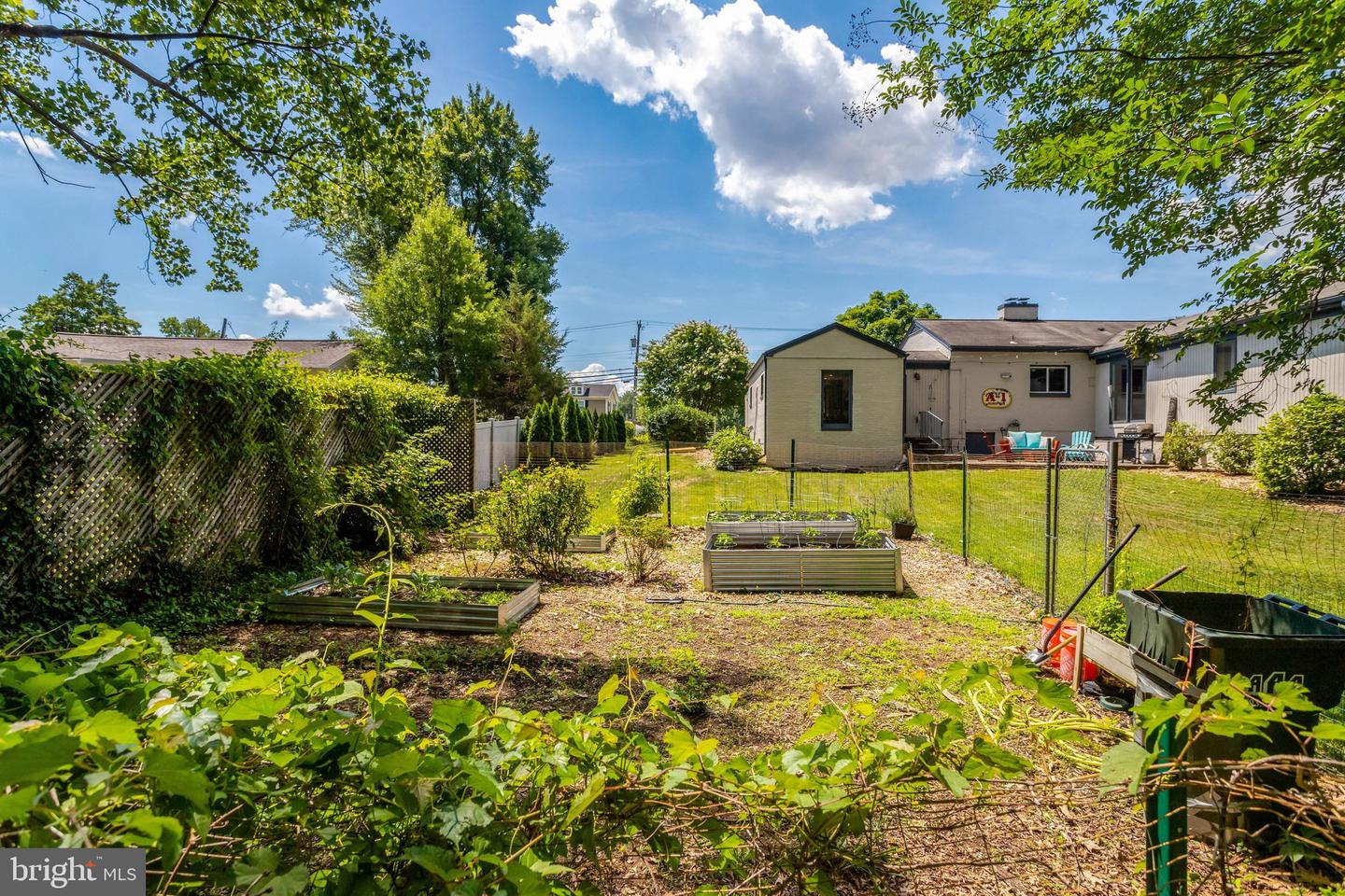 6616 Braddock Property Photo 49