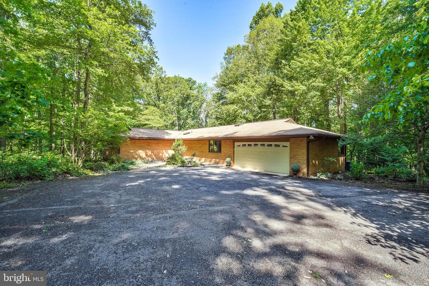 2026 Hunter Mill Rd Property Photo 2