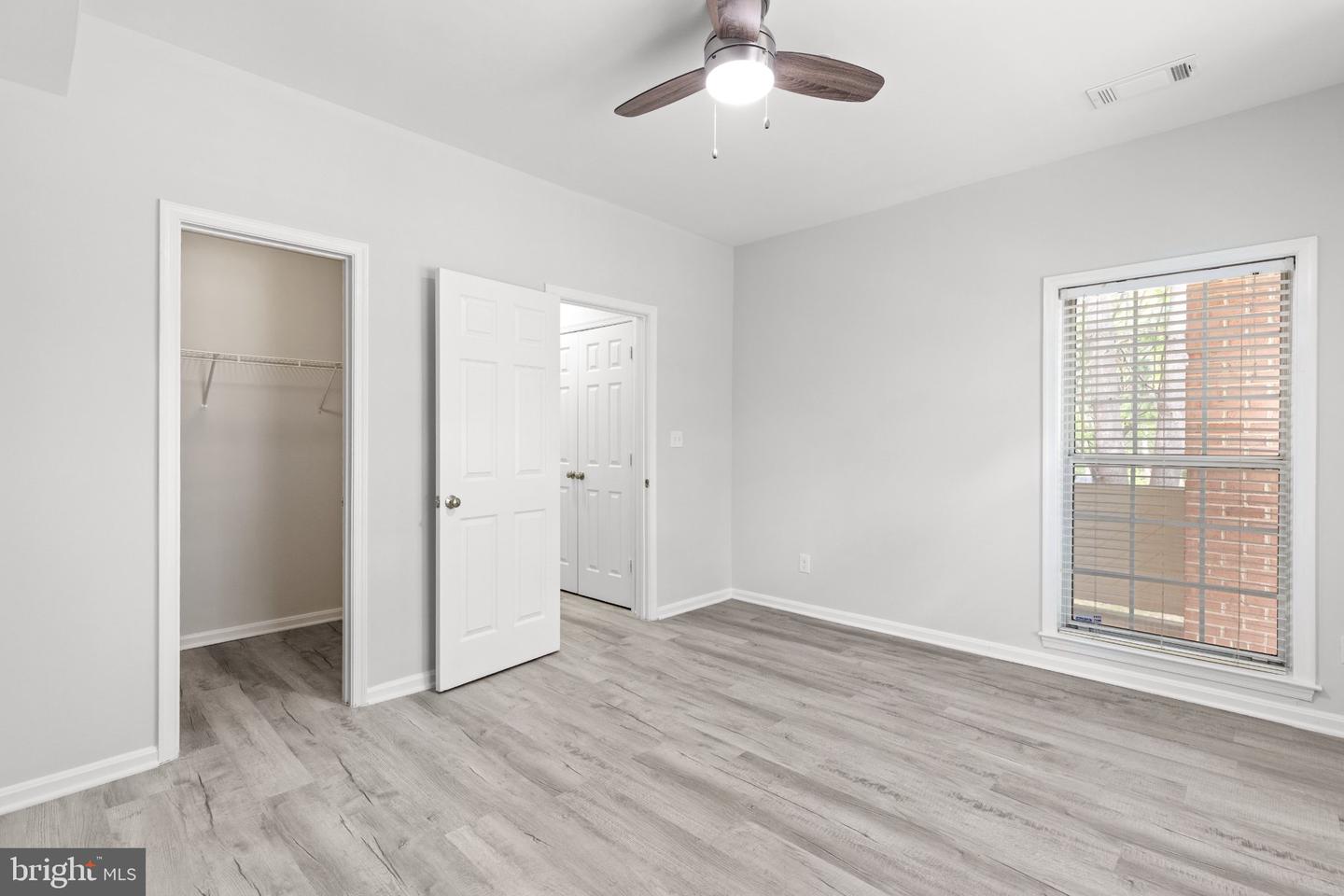1318 Garden Wall Cir Property Photo 16