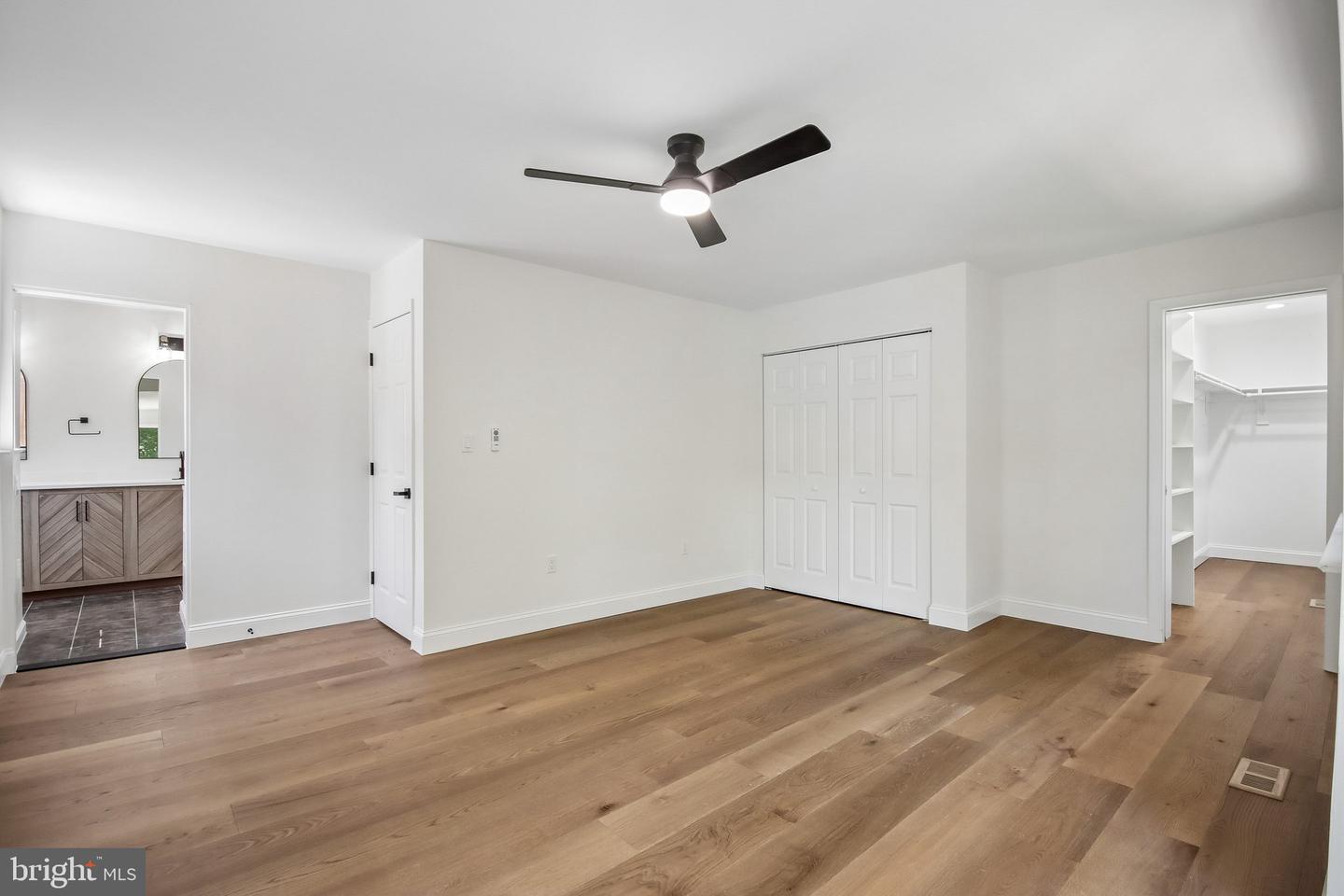 2121 Cabots Point Ln Property Photo 11