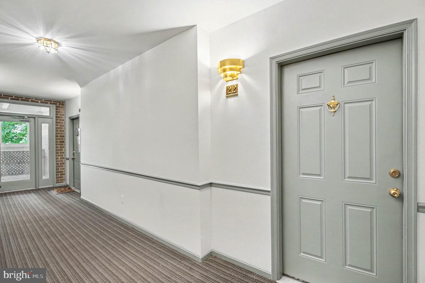 7718 Lafayette Forest Dr #176 Property Photo 3