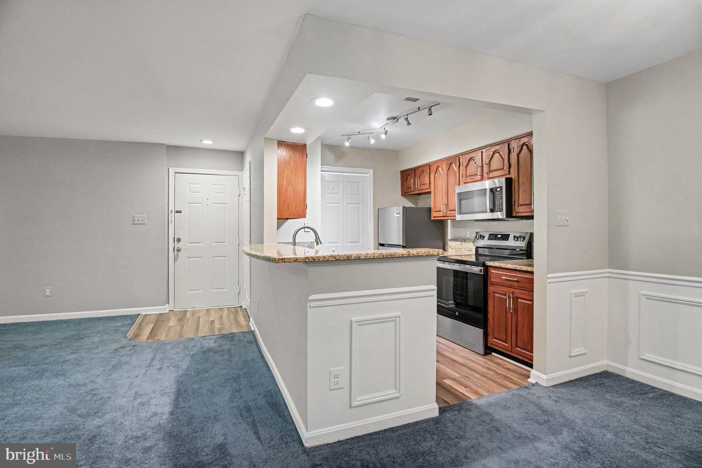 7718 Lafayette Forest Dr #176 Property Photo 6