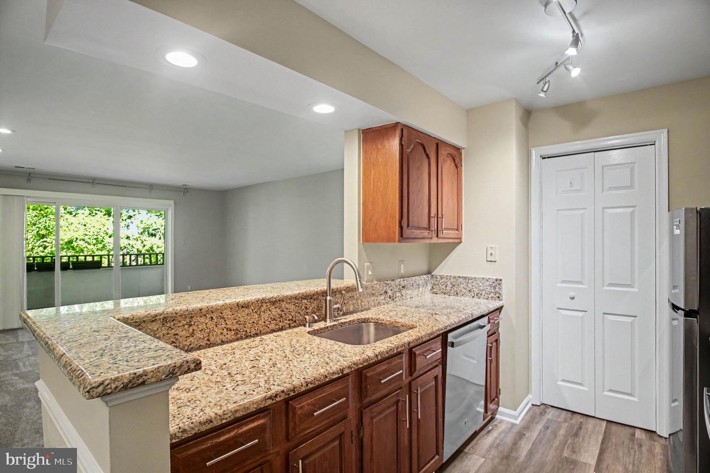 7718 Lafayette Forest Dr #176 Property Photo 10