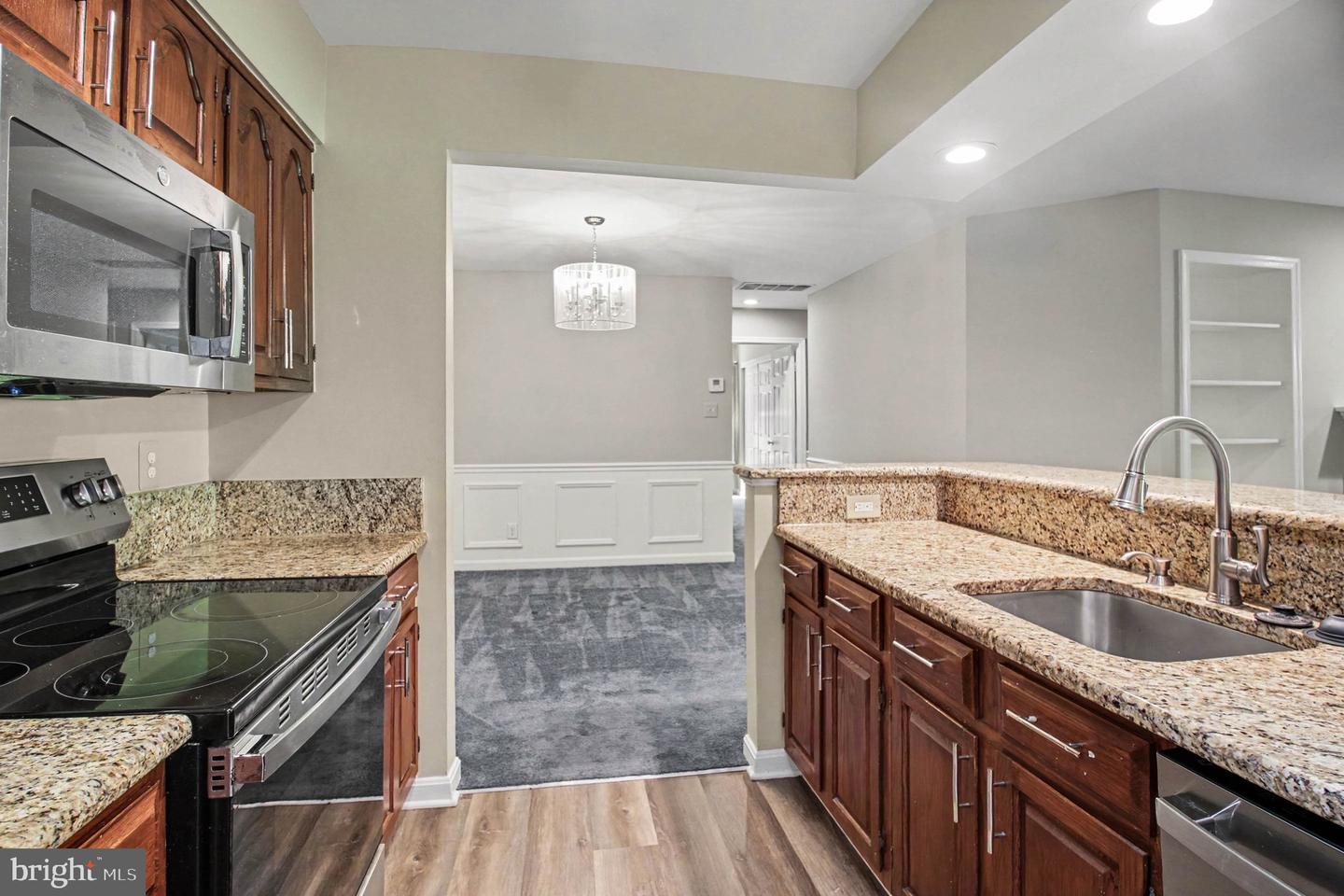 7718 Lafayette Forest Dr #176 Property Photo 11