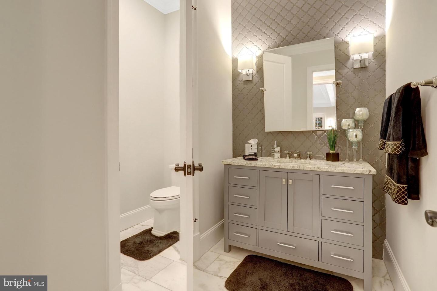 7108 Penguin Pl Property Photo 36