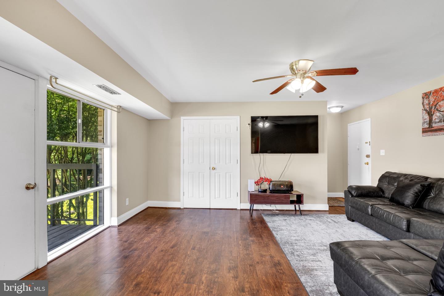 4943 Americana Dr #d-102 Property Photo 5