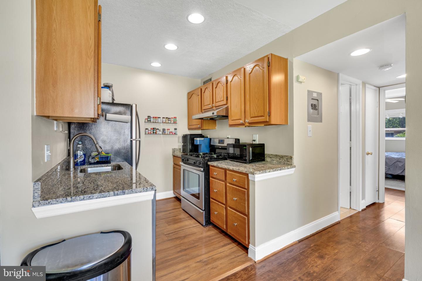 4943 Americana Dr #d-102 Property Photo 9