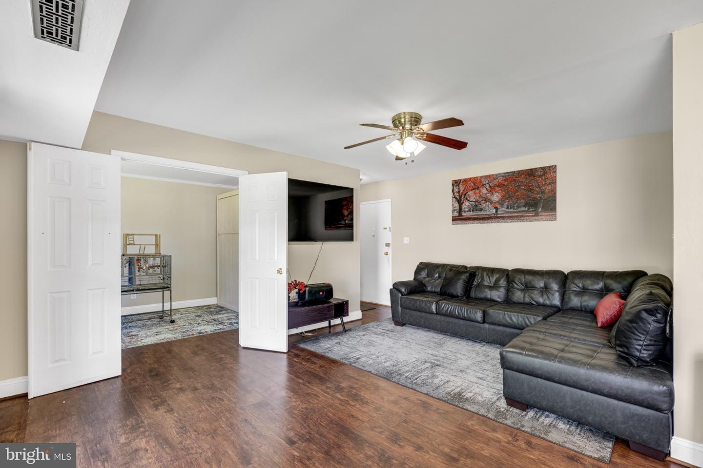 4943 Americana Dr #d-102 Property Photo 11