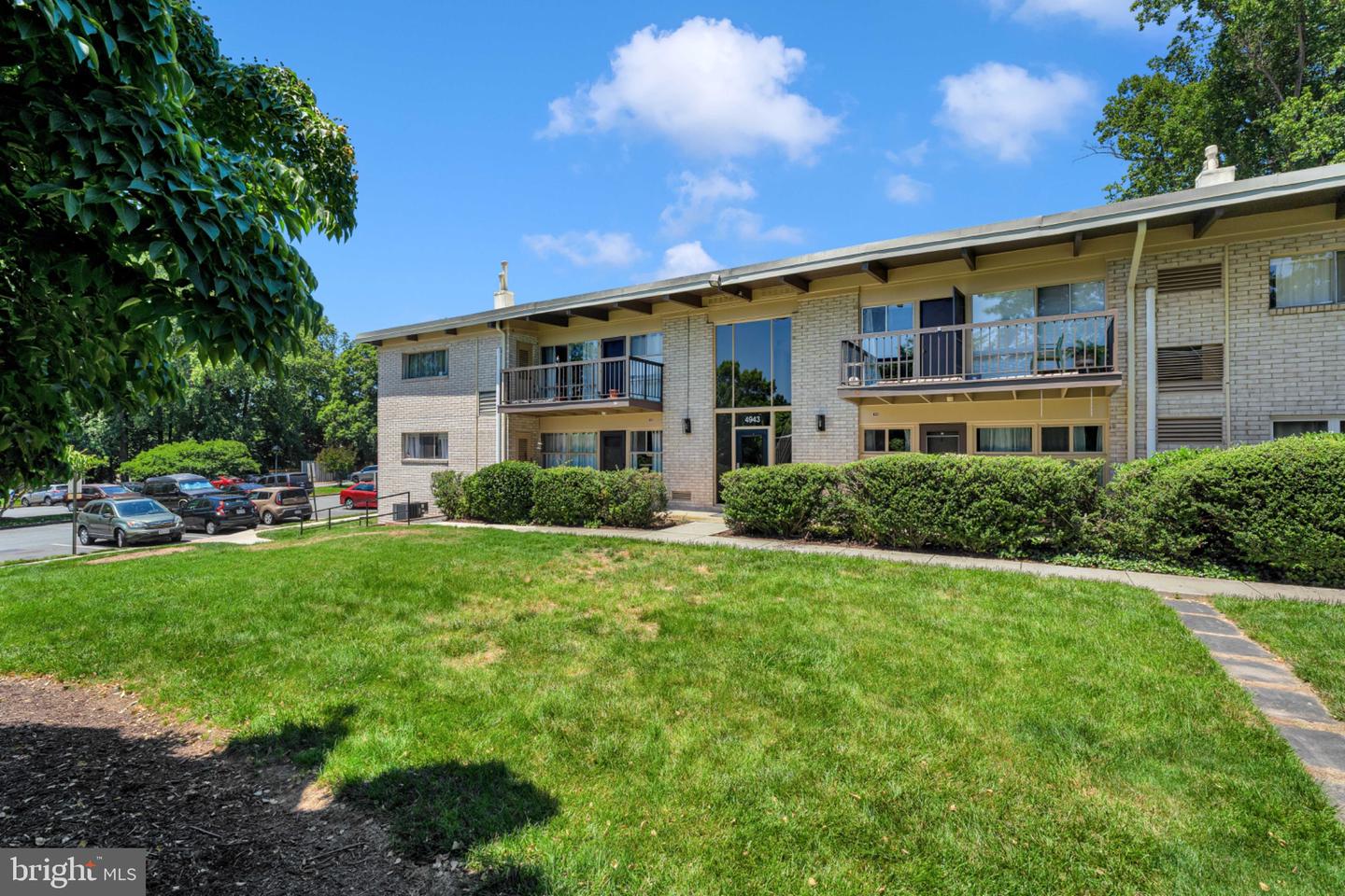 4943 Americana Dr #d-102 Property Photo 29