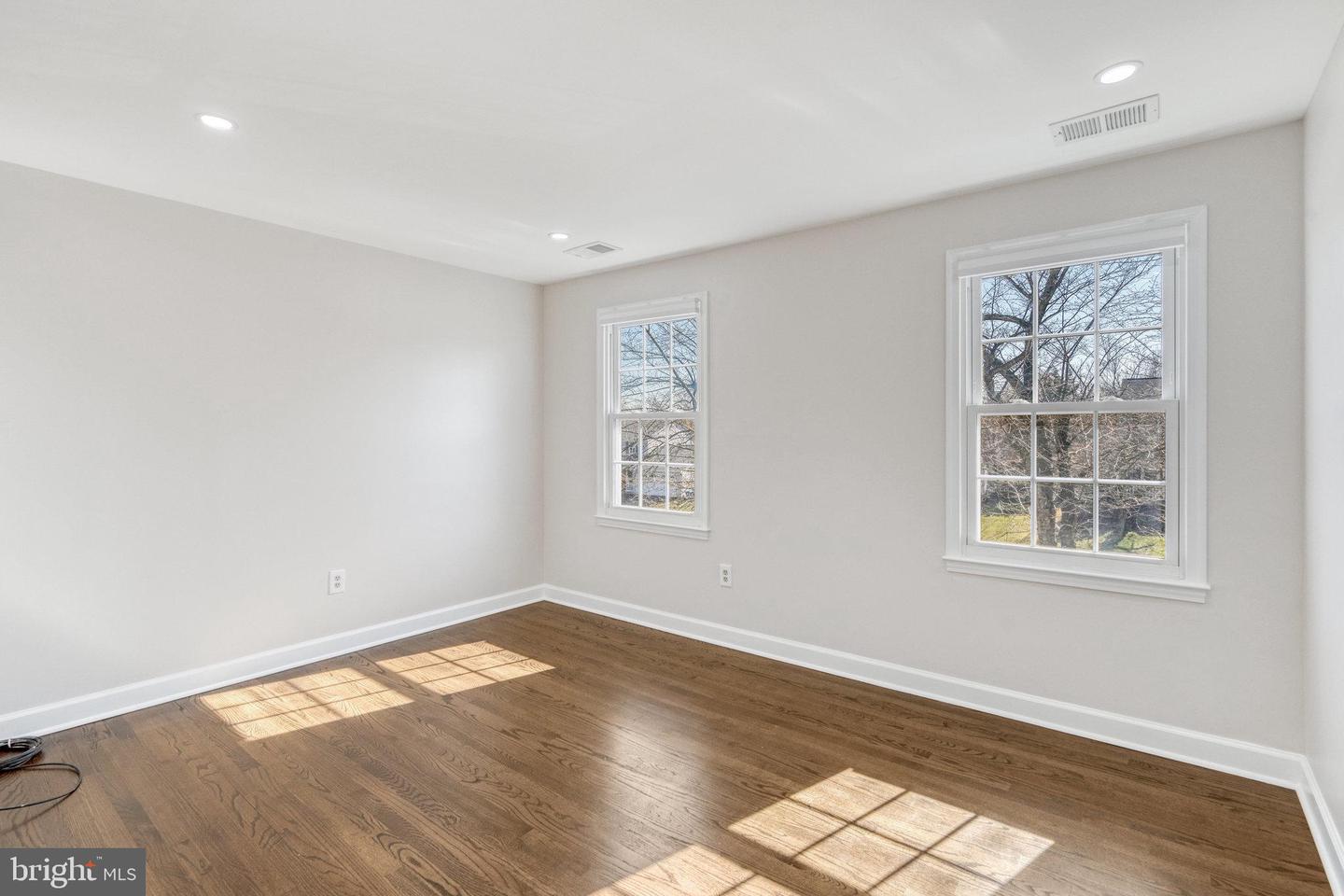 15206 Bannon Hill Ct Property Photo 2