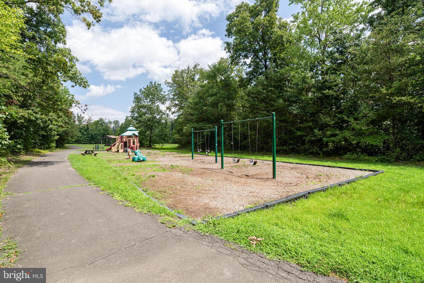 15206 Bannon Hill Ct Property Photo 28