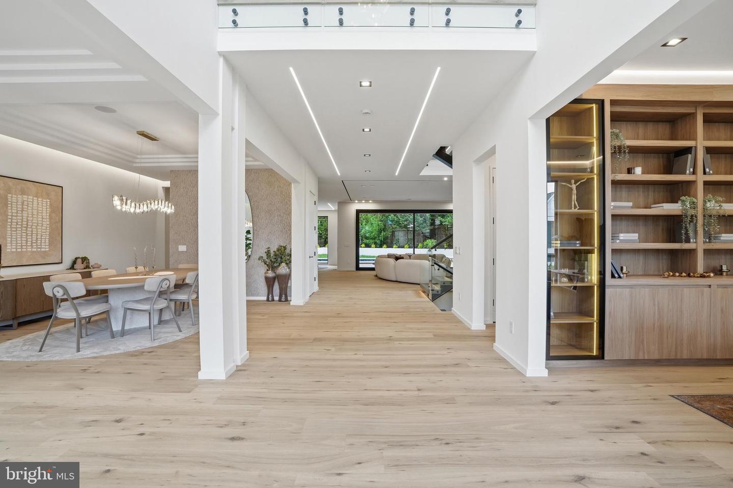 1803 Dumbarton St Property Photo 10