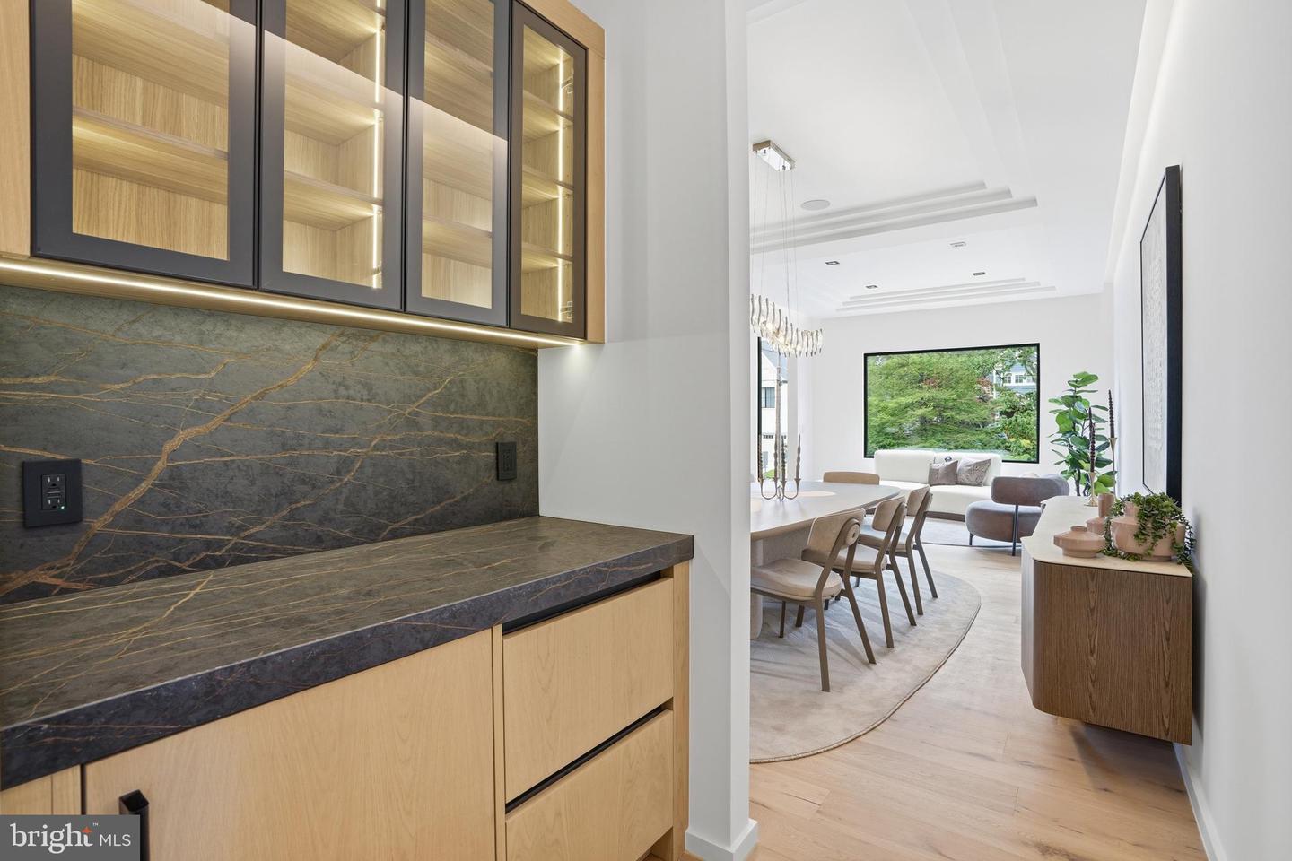 1803 Dumbarton St Property Photo 22