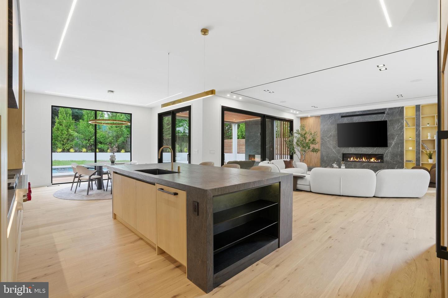 1803 Dumbarton St Property Photo 47