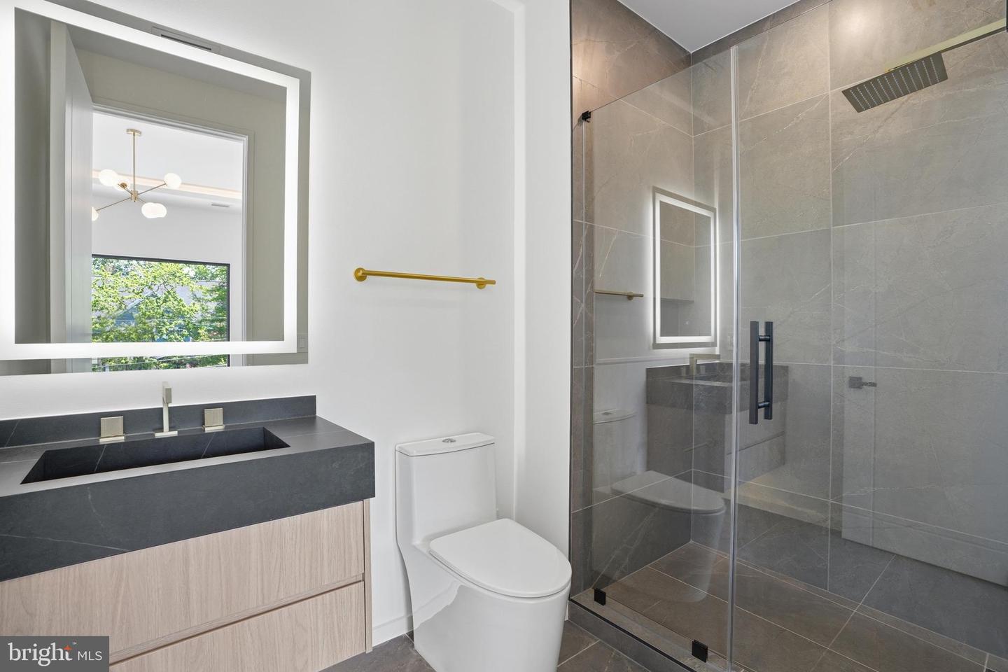 1803 Dumbarton St Property Photo 56