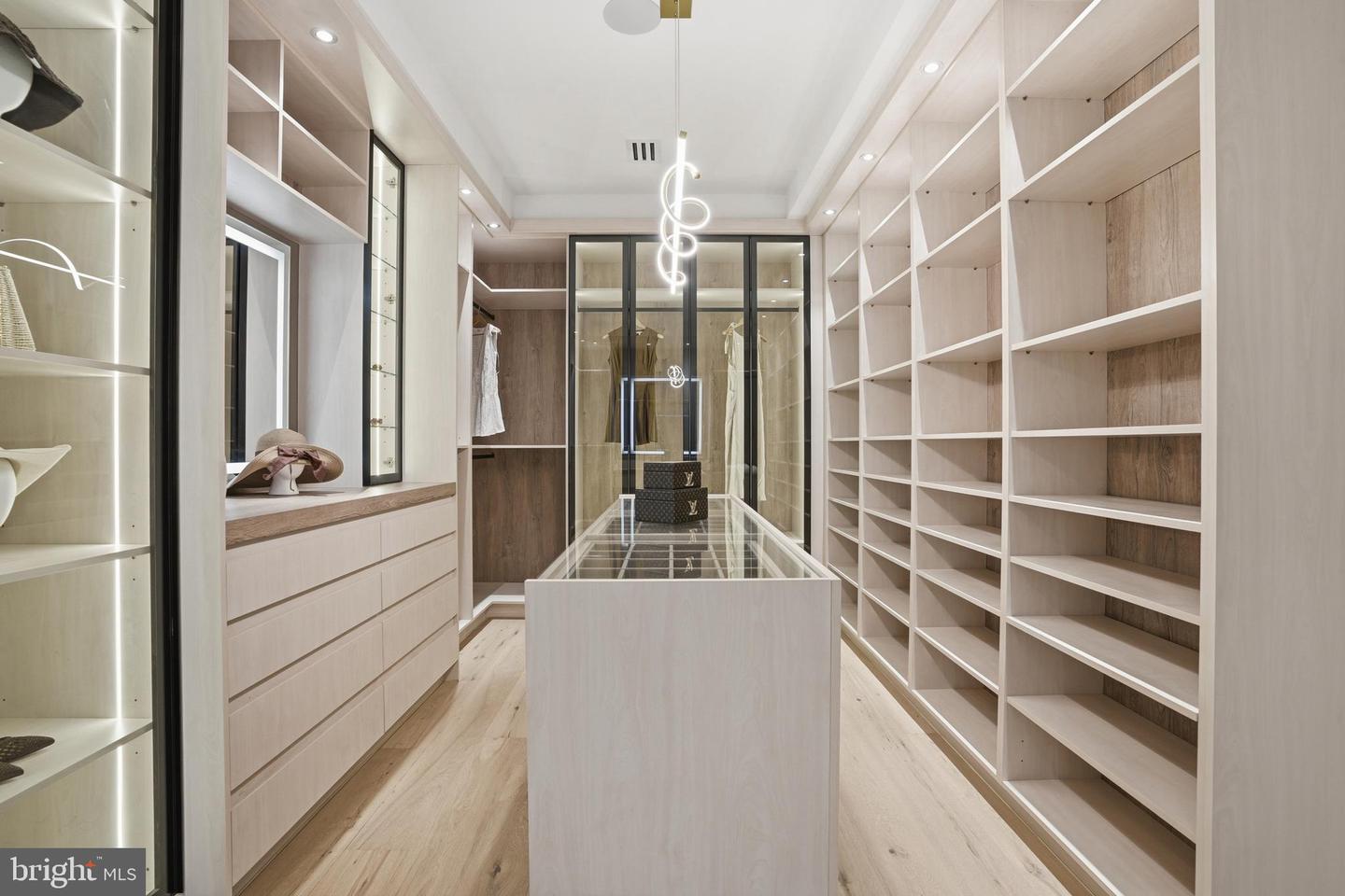 1803 Dumbarton St Property Photo 83