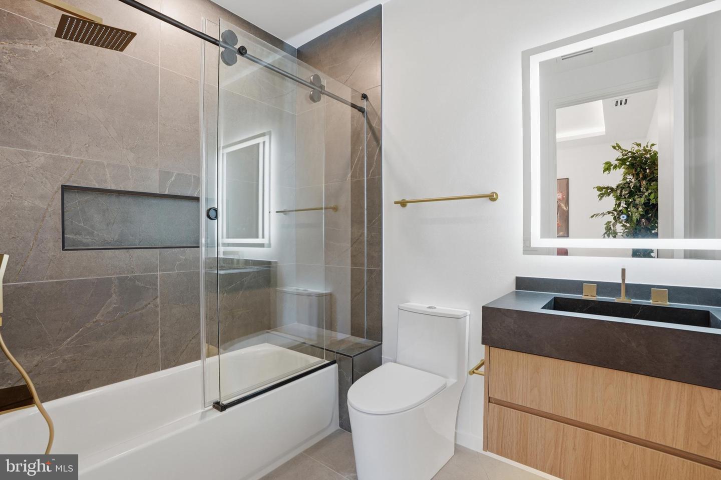 1803 Dumbarton St Property Photo 90