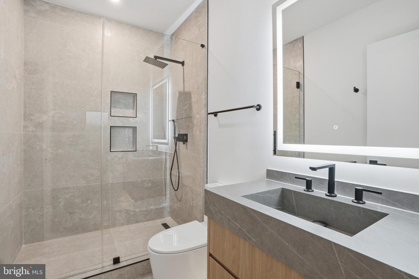 1803 Dumbarton St Property Photo 108