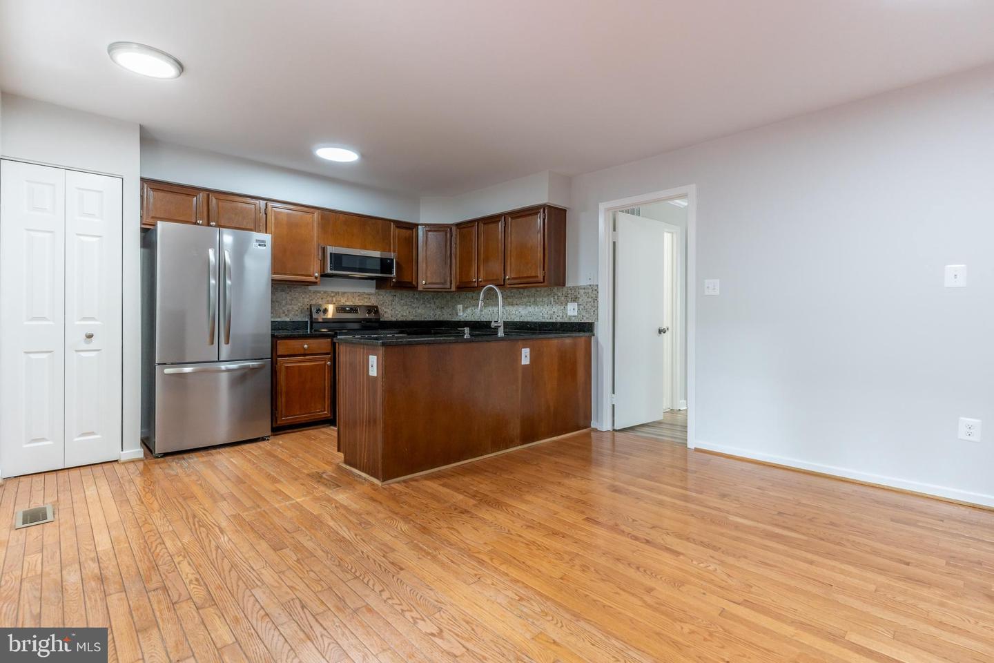 6413 Cherokee Ct Property Photo 5