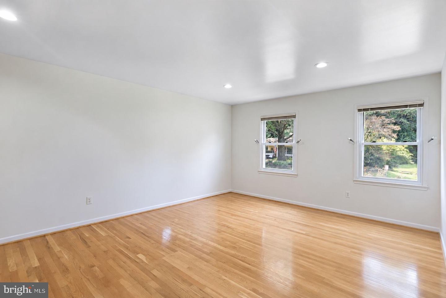 8418 Stone Gate Dr Property Photo 6