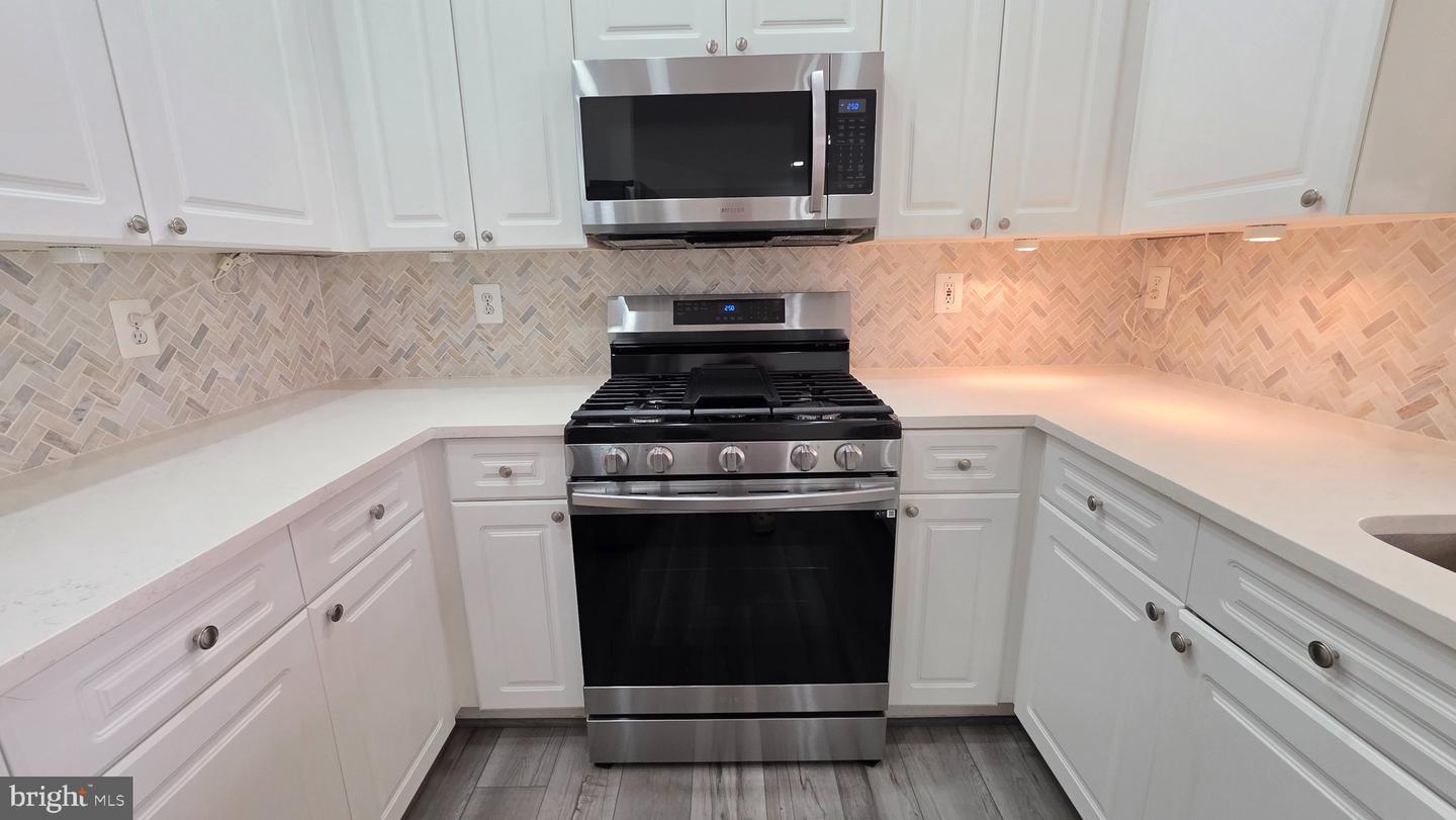 2700 Bellforest Ct #103 Property Photo 3
